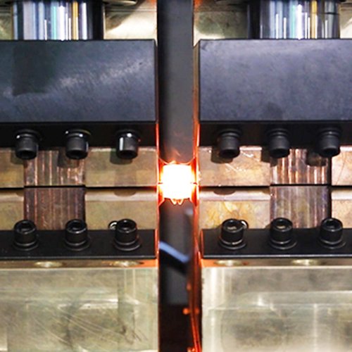 A 20-millimeter-diameter copper rod is being joined together.