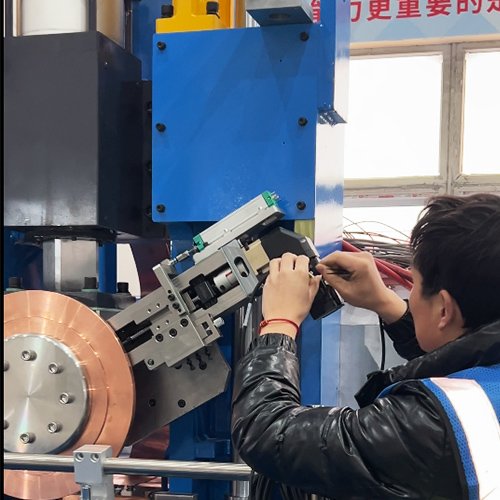 Install the roll welding machine